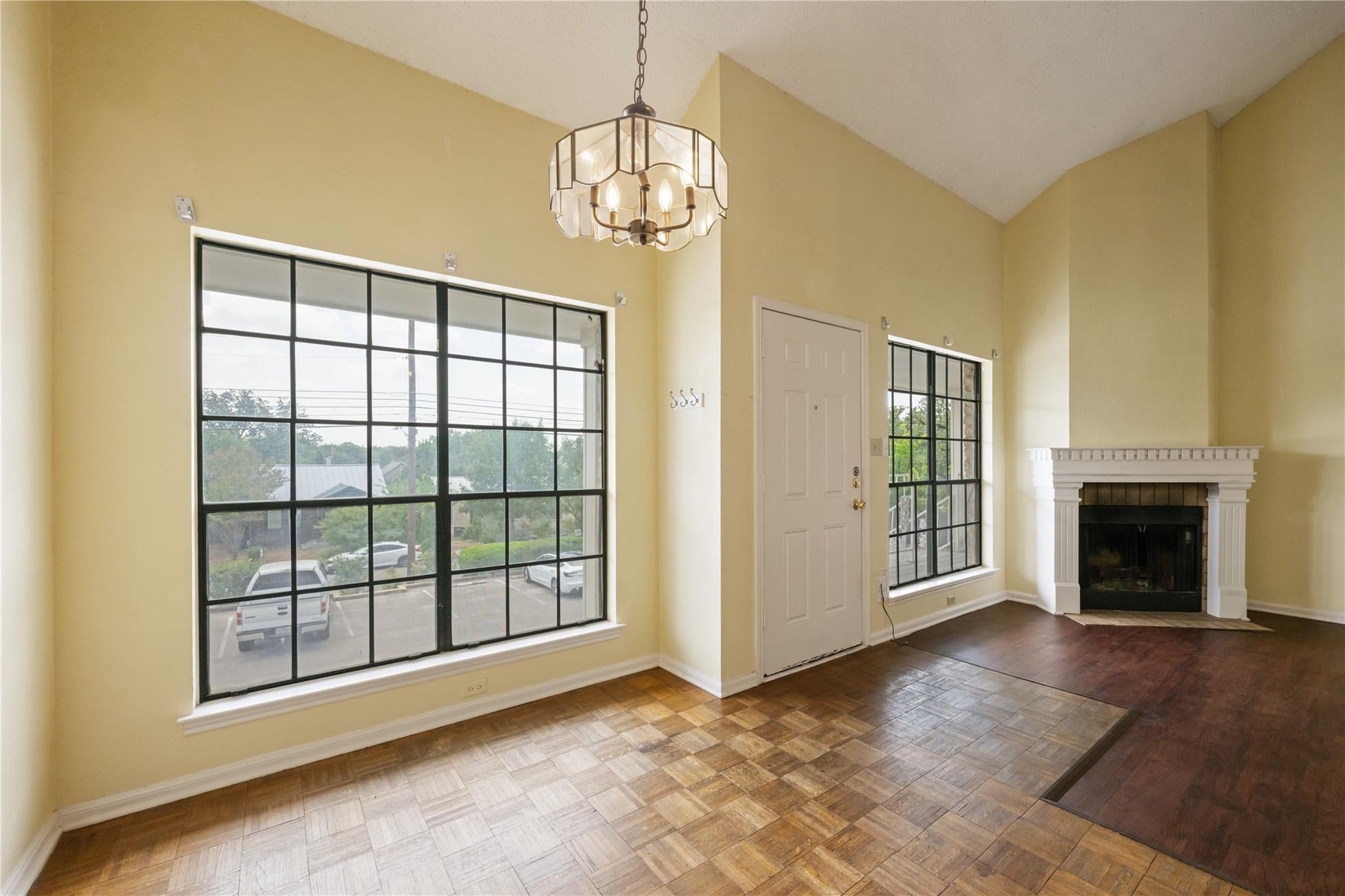 1610 Waterston Ave 11