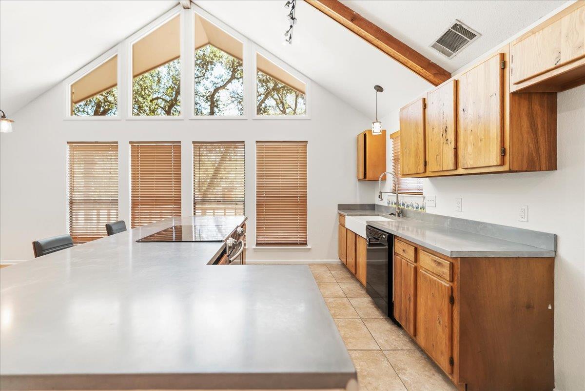 2500 Rolling Oaks