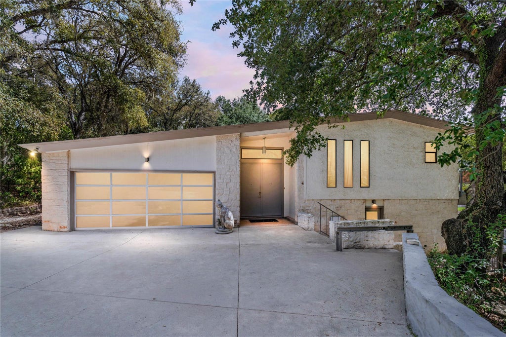 Photo of 207 Rogers Ridge ST, San Marcos, TX 78666 (MLS # 7861397)