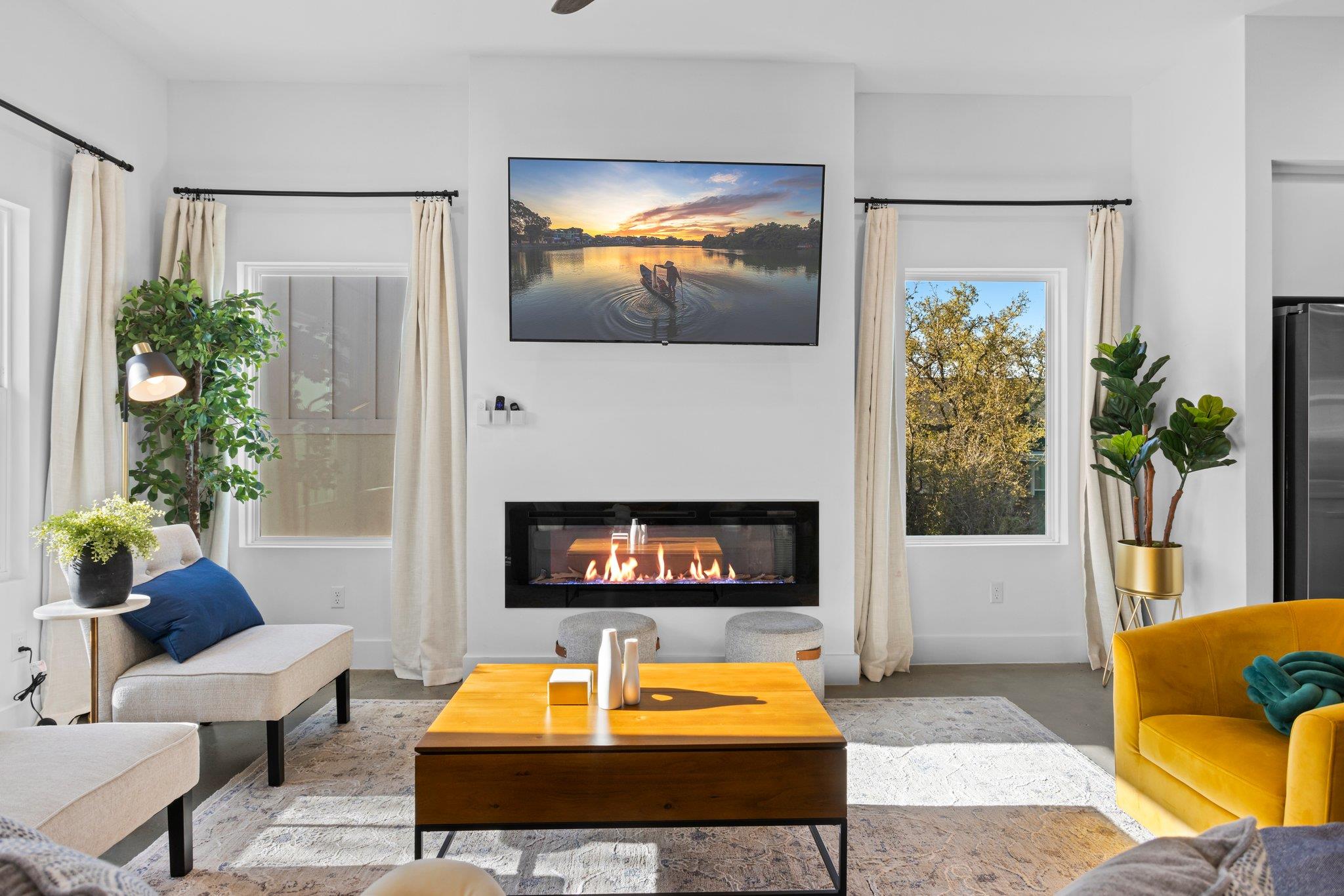 1305 Laurel CV
