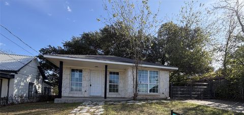 207 S Creek ST Fredericksburg TX 78624