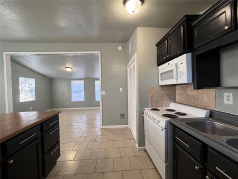 Photo of 804 Evergreen DR, Killeen, TX 76541 (MLS # 3131809)