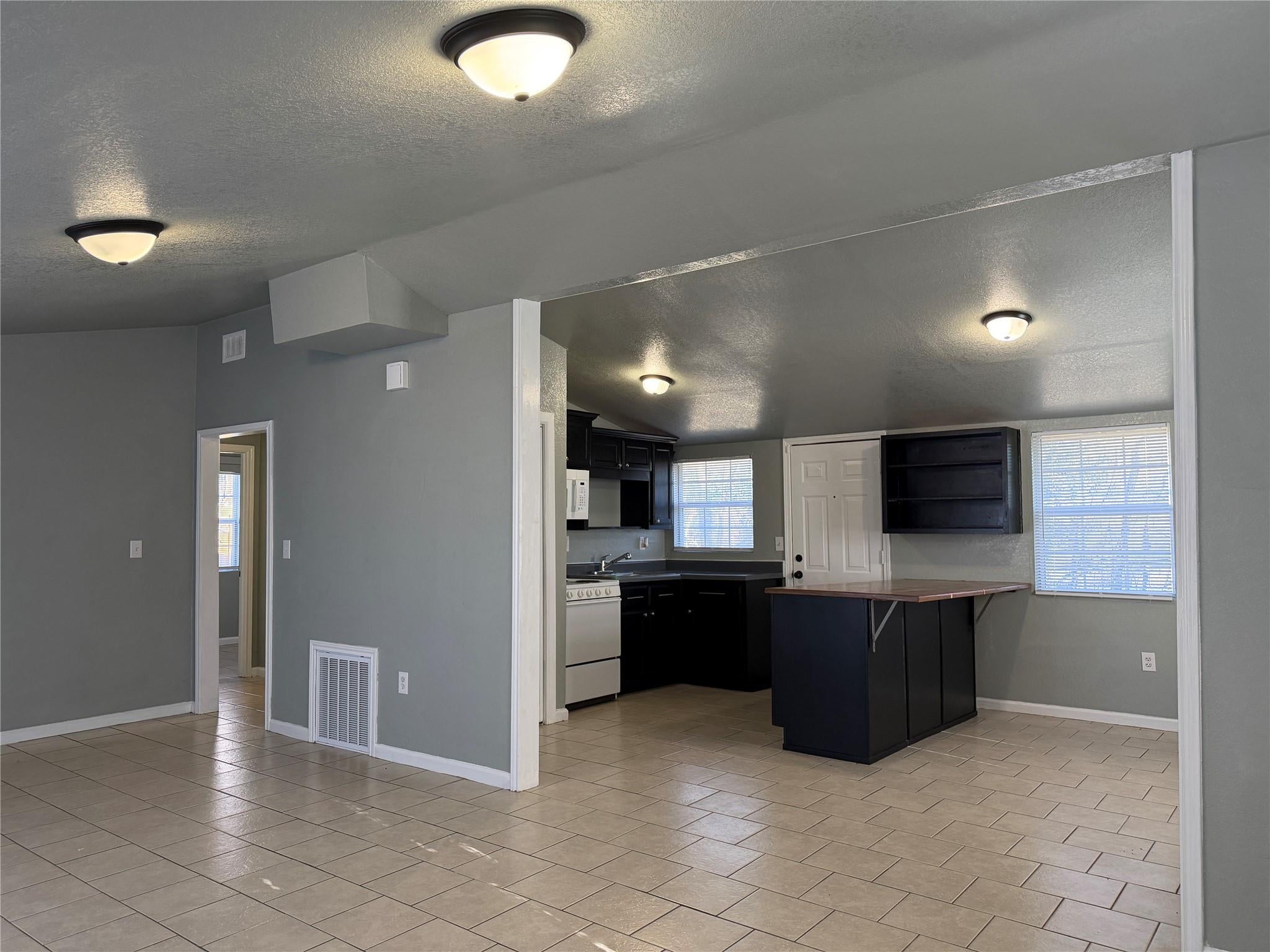 804 Evergreen DR