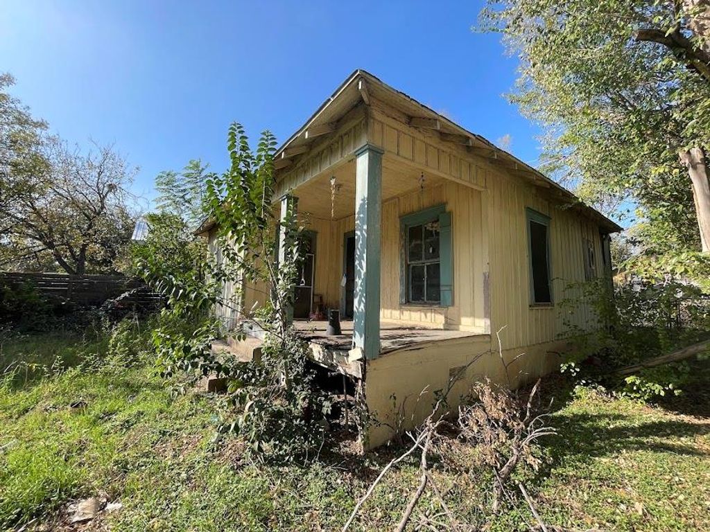 Photo of 3206 E 16th ST, Austin, TX 78721 (MLS # 9100358)