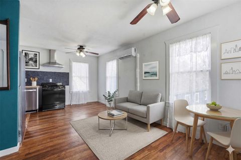 Photo of 1148 Gunter ST #B, Austin, TX 78721 (MLS # 5152173)