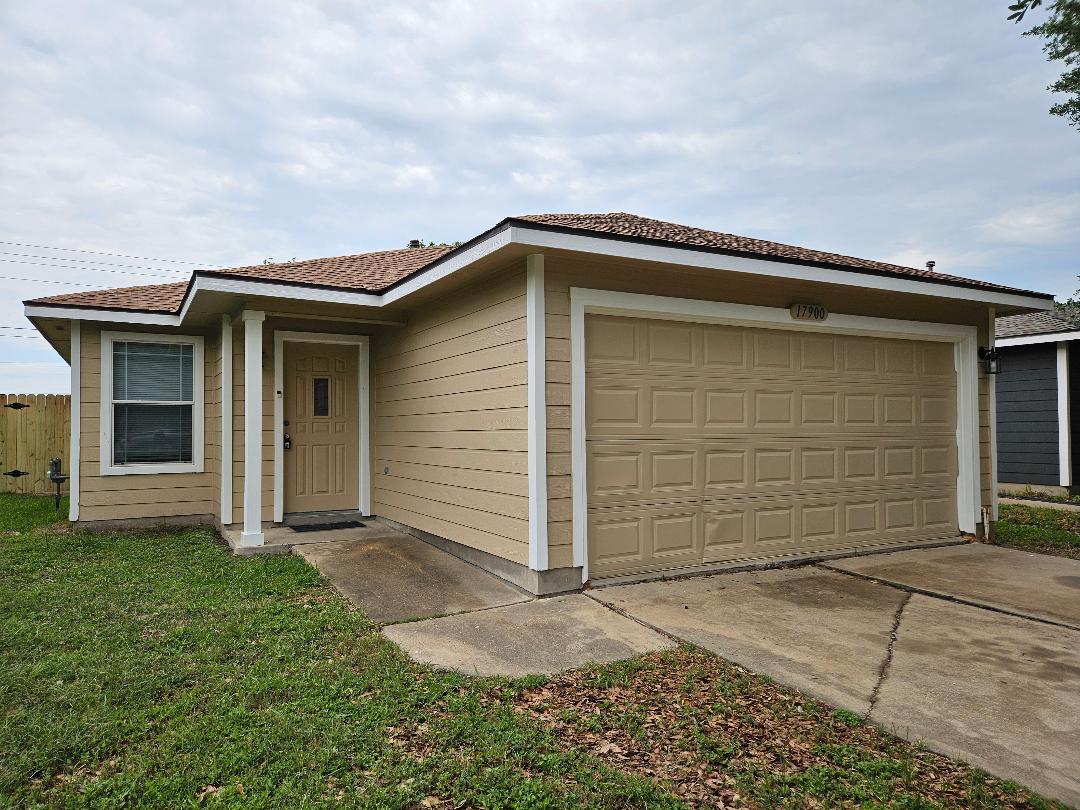 17900 Honey Locust LN