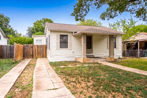 Photo of 1627 Thorain BLVD, San Antonio, TX 78201 (MLS # 5640766)