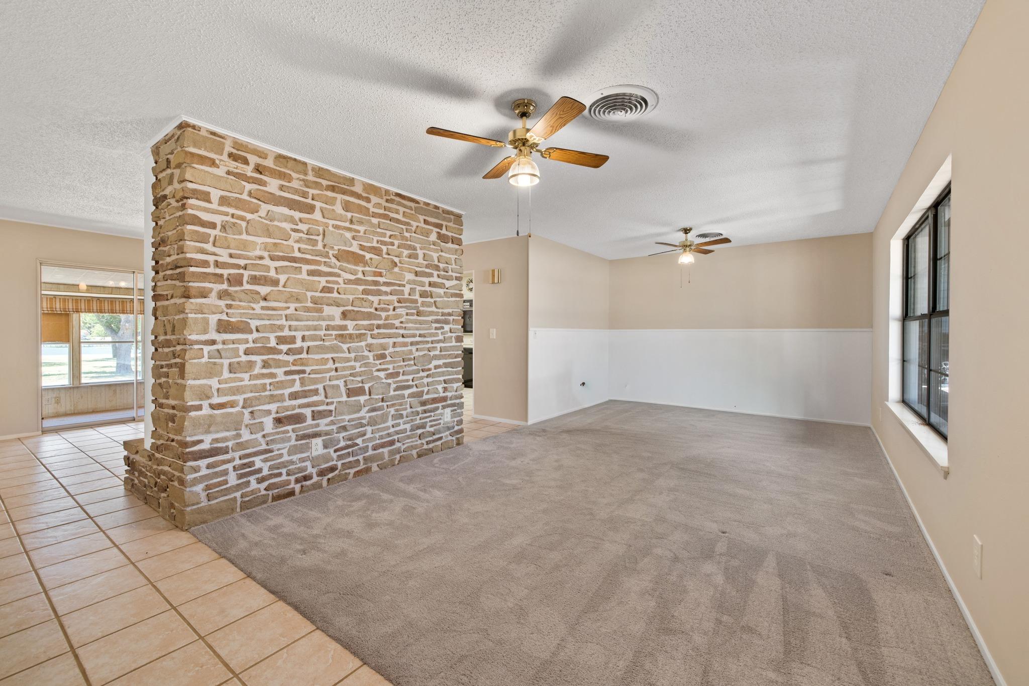 606 Cedar DR