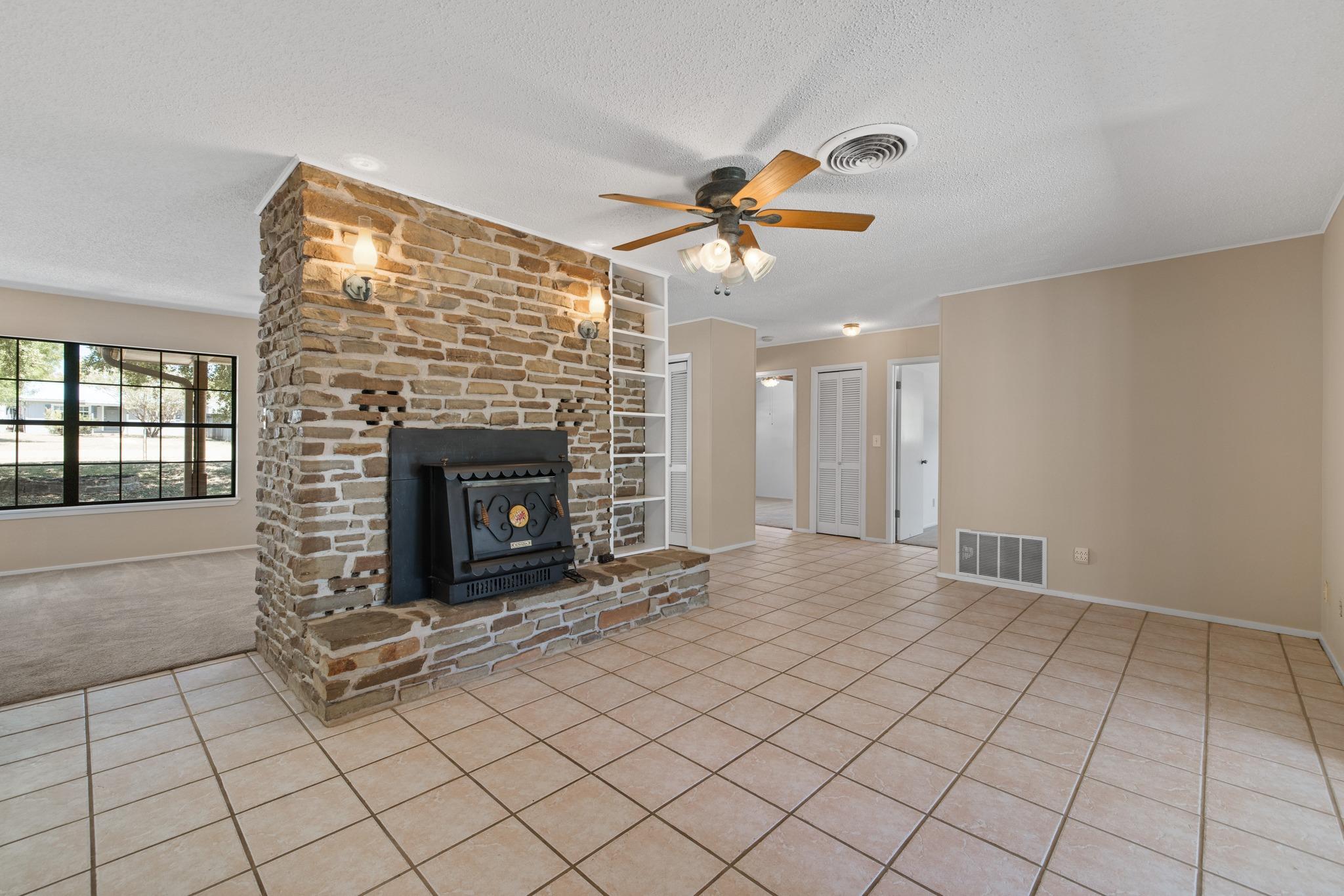 606 Cedar DR