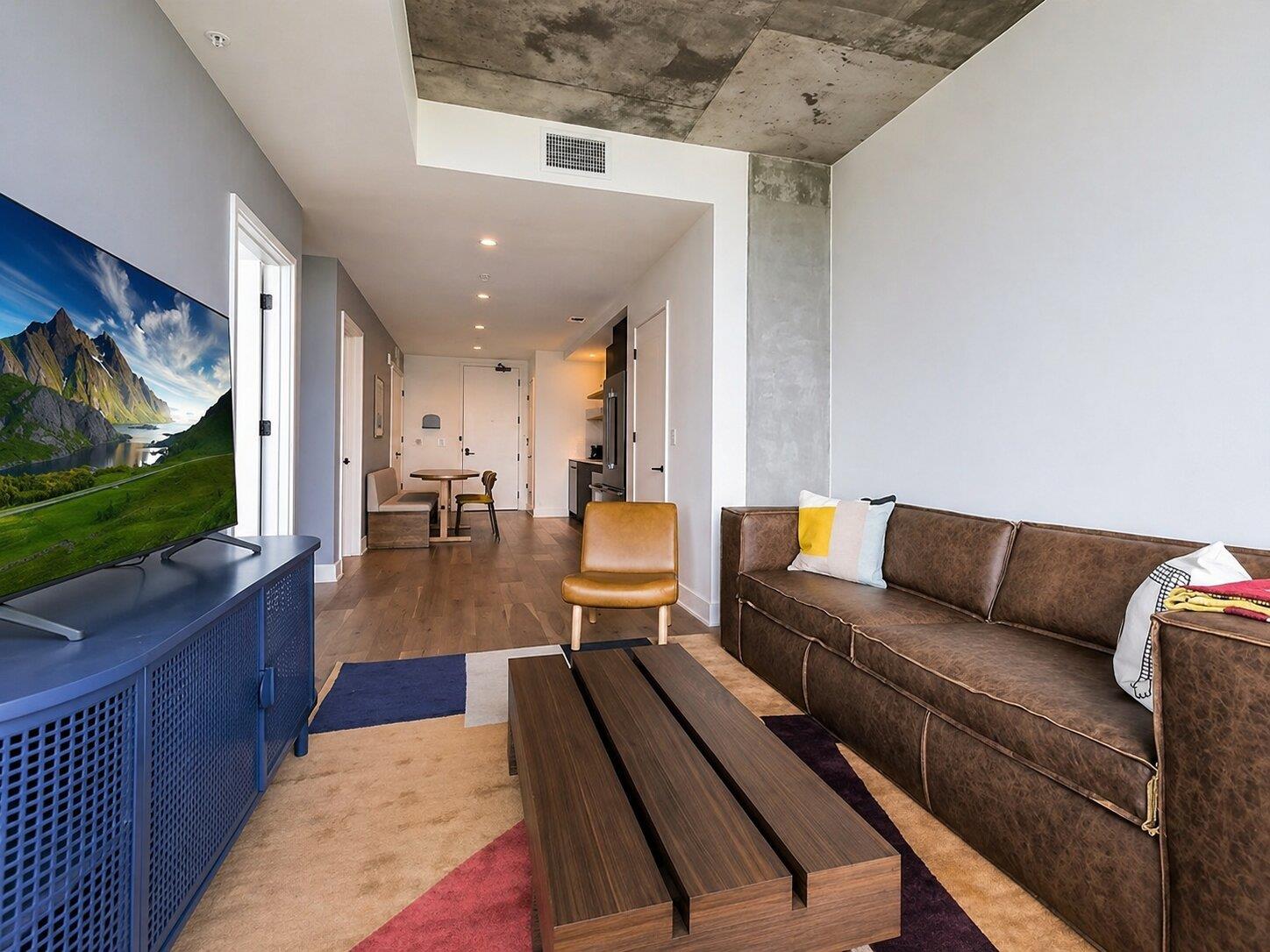 48 E East Ave 3203
