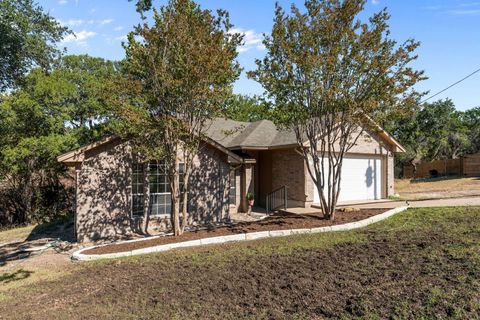 Photo of 7704 Plateau CV, Lago Vista, TX 78645 (MLS # 9697643)