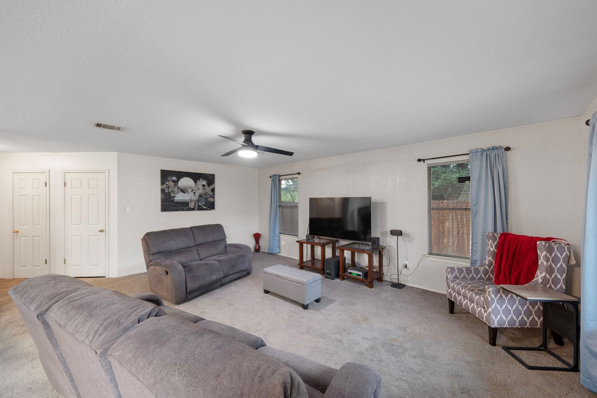 1207 Rolling Ridge DR