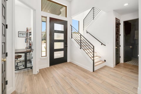 Tiny photo for 4902 Country Club DR, Lago Vista, TX 78645 (MLS # 9000970)