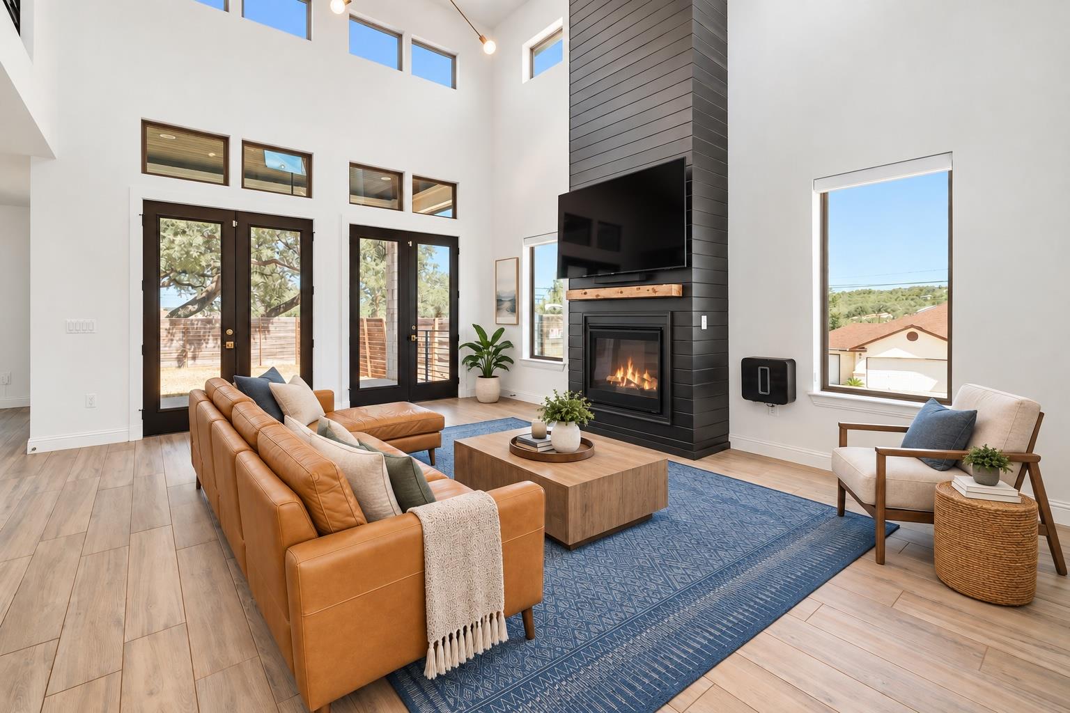 4902 Country Club DR
