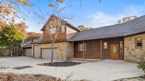 315 Arbors CIR Elgin TX 78621