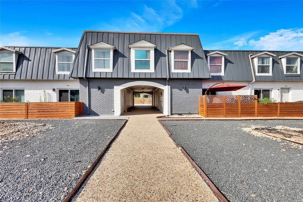 Photo for 300 E Croslin ST #114, Austin, TX 78752 (MLS # 5649609)