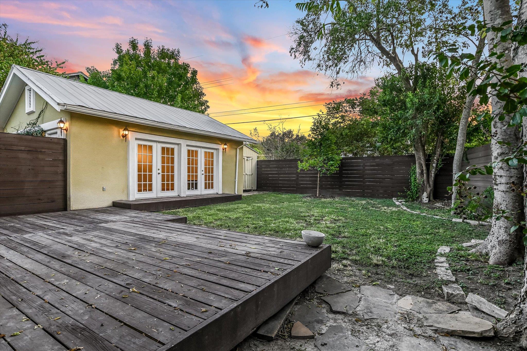 Austin, Texas 78704, United States, 2 Bedrooms Bedrooms, ,2 BathroomsBathrooms,Residential,Active,236567