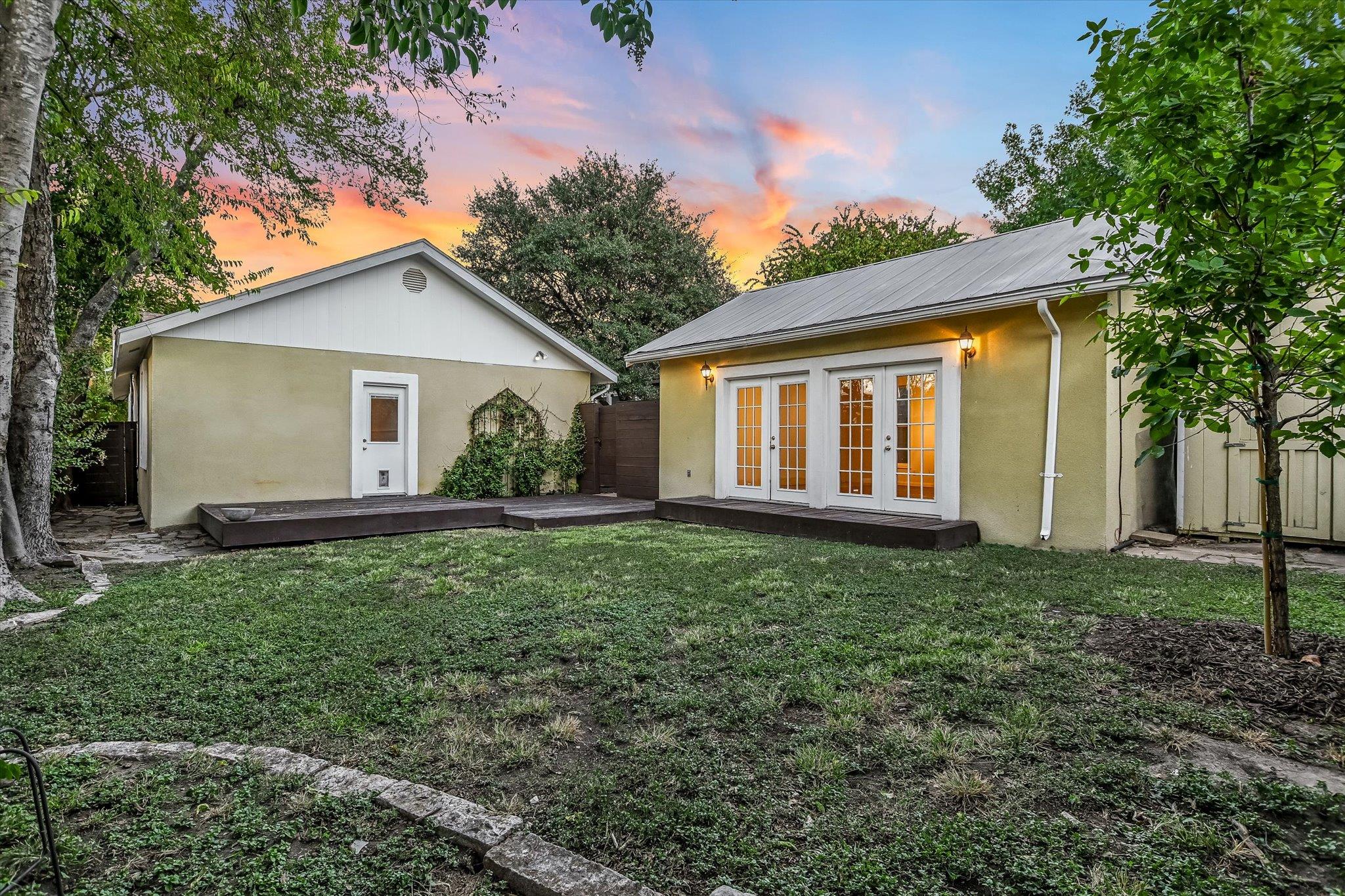 Austin, Texas 78704, United States, 2 Bedrooms Bedrooms, ,2 BathroomsBathrooms,Residential,Active,236567