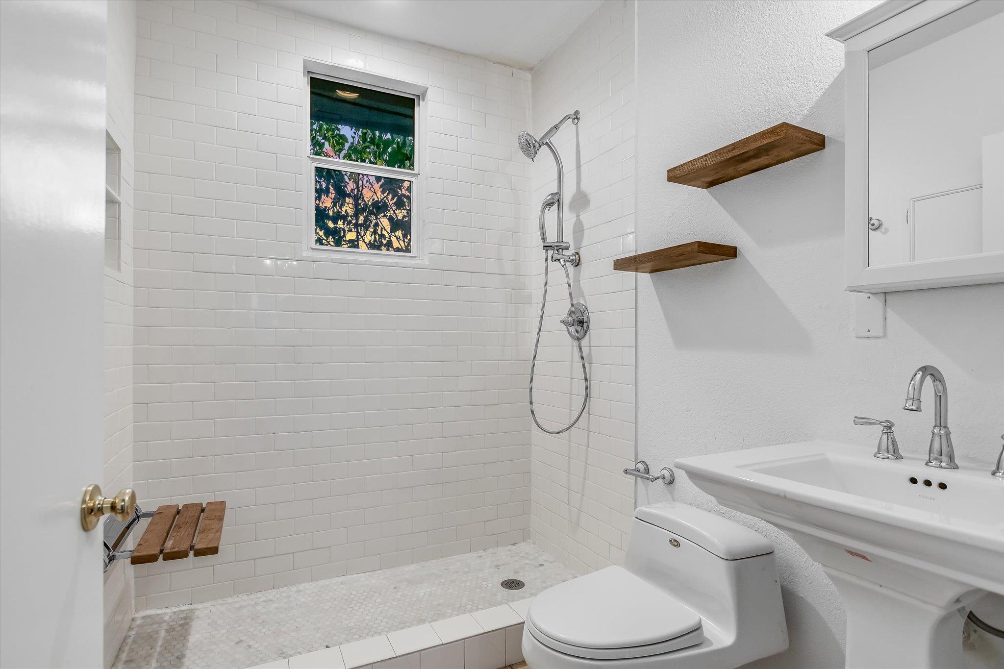 Austin, Texas 78704, United States, 2 Bedrooms Bedrooms, ,2 BathroomsBathrooms,Residential,Active,236567