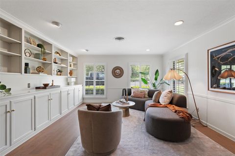 Tiny photo for 4607 Balcones DR, Austin, TX 78731 (MLS # 8672441)