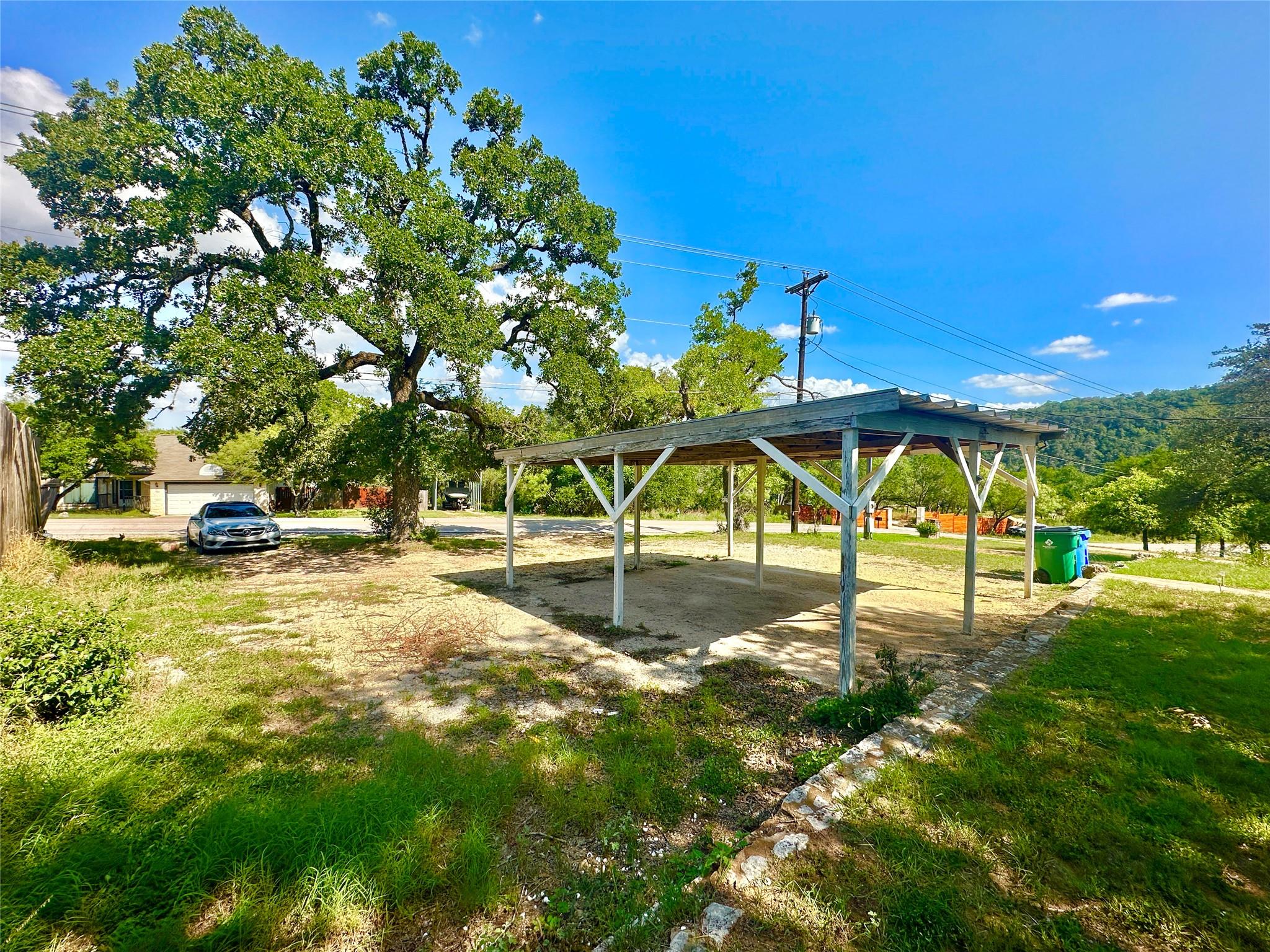 1302 S Quinlan Park RD