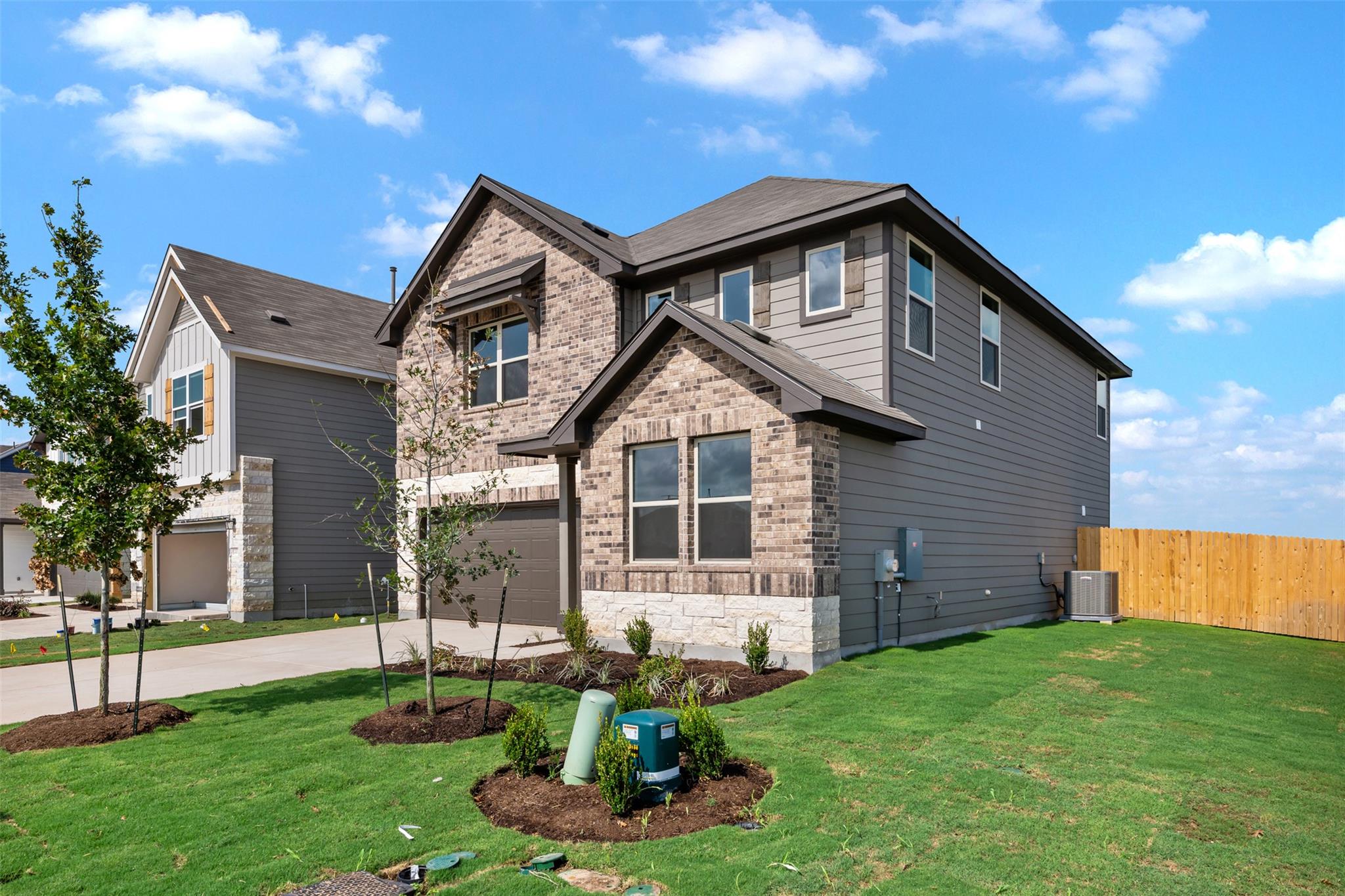 200 Willow Heights DR