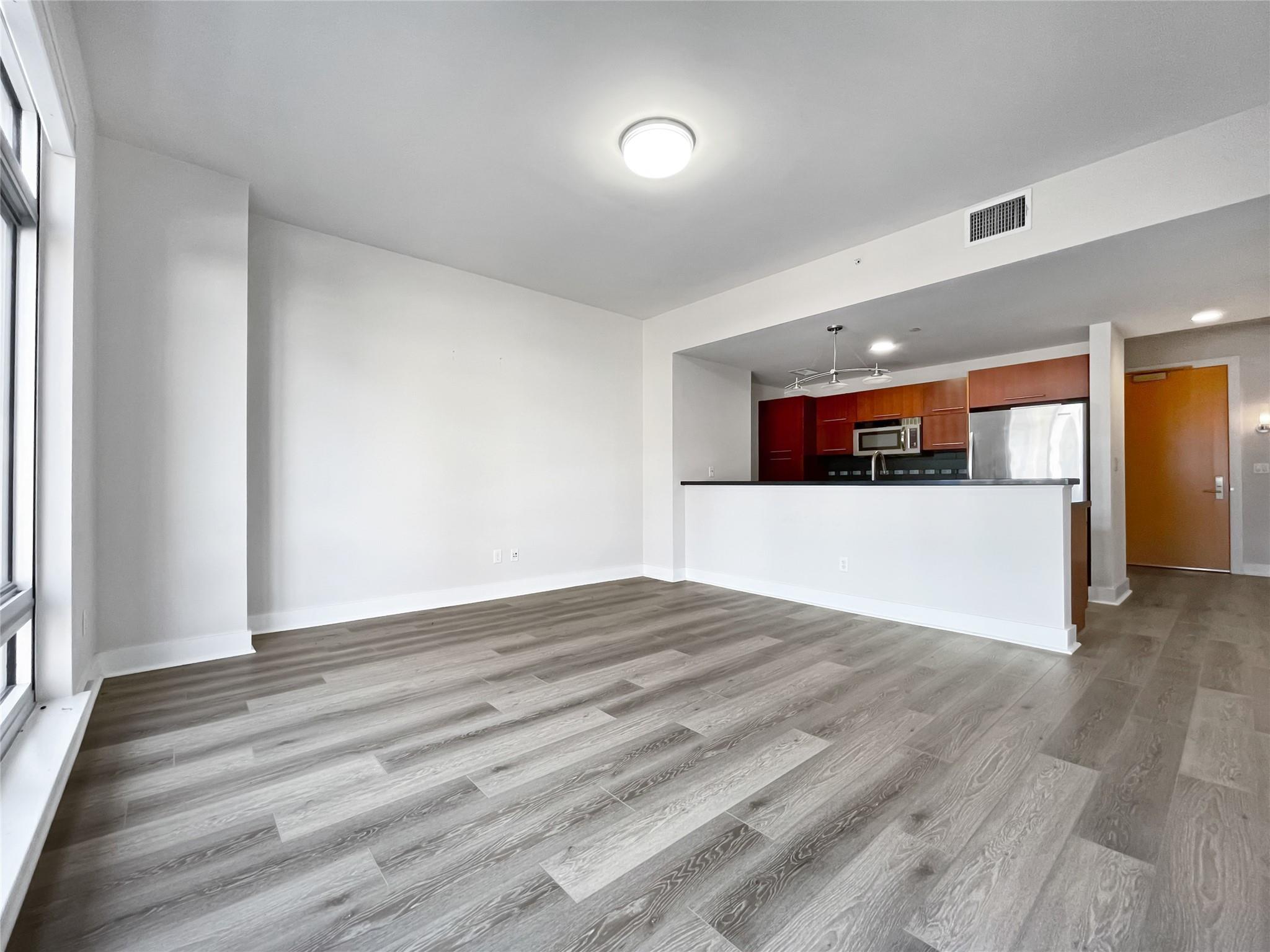 603 Davis ST 1108
