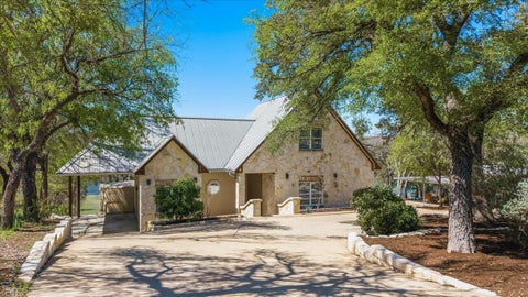 Photo of 25207 Lake View DR, Spicewood, TX 78669 (MLS # 6390644)