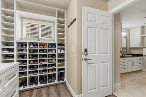 Tiny photo for 25207 Lake View DR, Spicewood, TX 78669 (MLS # 6390644)