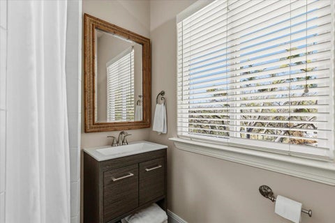 Tiny photo for 25207 Lake View DR, Spicewood, TX 78669 (MLS # 6390644)