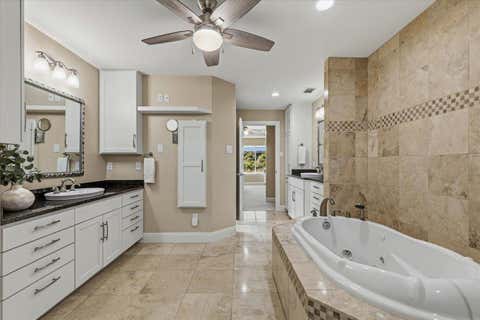 Tiny photo for 25207 Lake View DR, Spicewood, TX 78669 (MLS # 6390644)