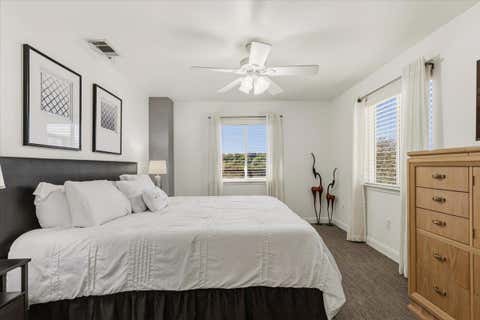 Tiny photo for 25207 Lake View DR, Spicewood, TX 78669 (MLS # 6390644)