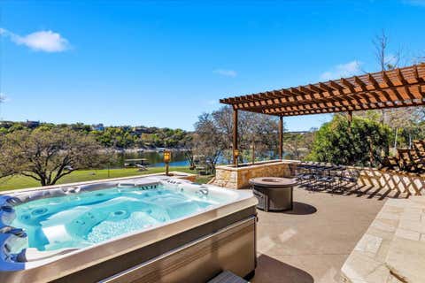 Tiny photo for 25207 Lake View DR, Spicewood, TX 78669 (MLS # 6390644)