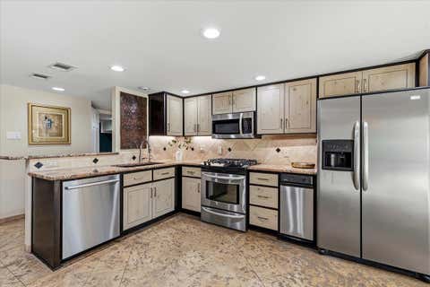 Tiny photo for 25207 Lake View DR, Spicewood, TX 78669 (MLS # 6390644)