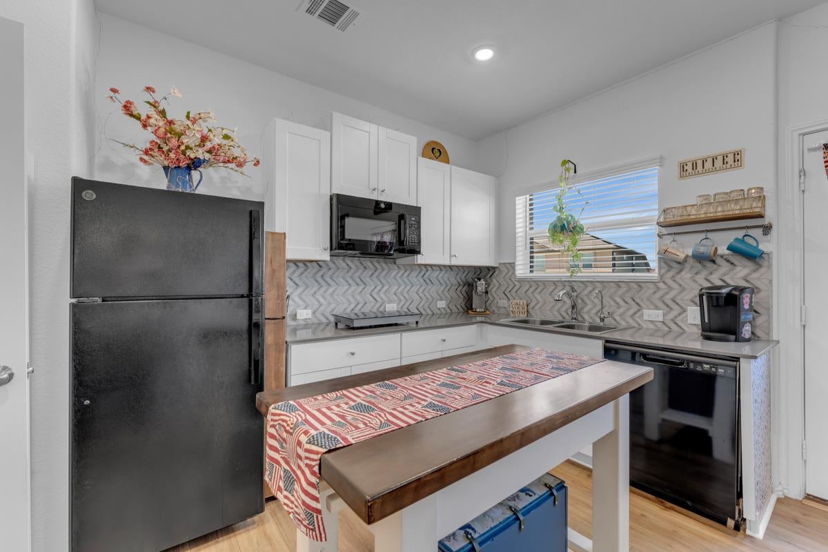204 Lone Cedar RD