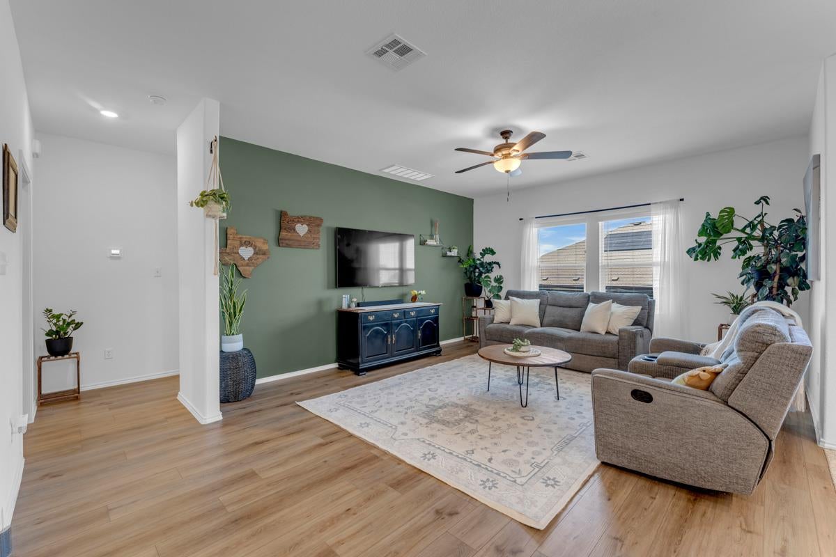 204 Lone Cedar RD