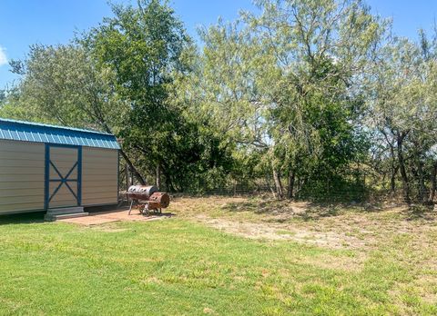 A home in Luling