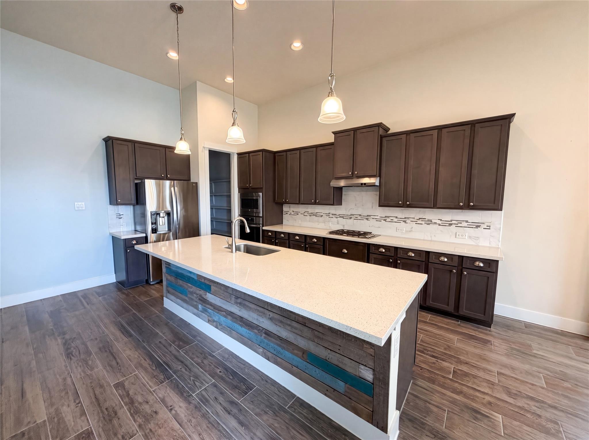13701 Ronald W Reagan BLVD 84
