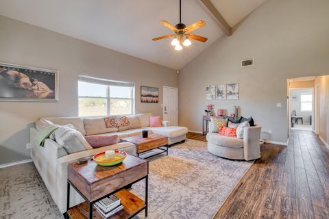 Photo of 154 Three Oaks LN, Bastrop, TX 78602 (MLS # 9893347)