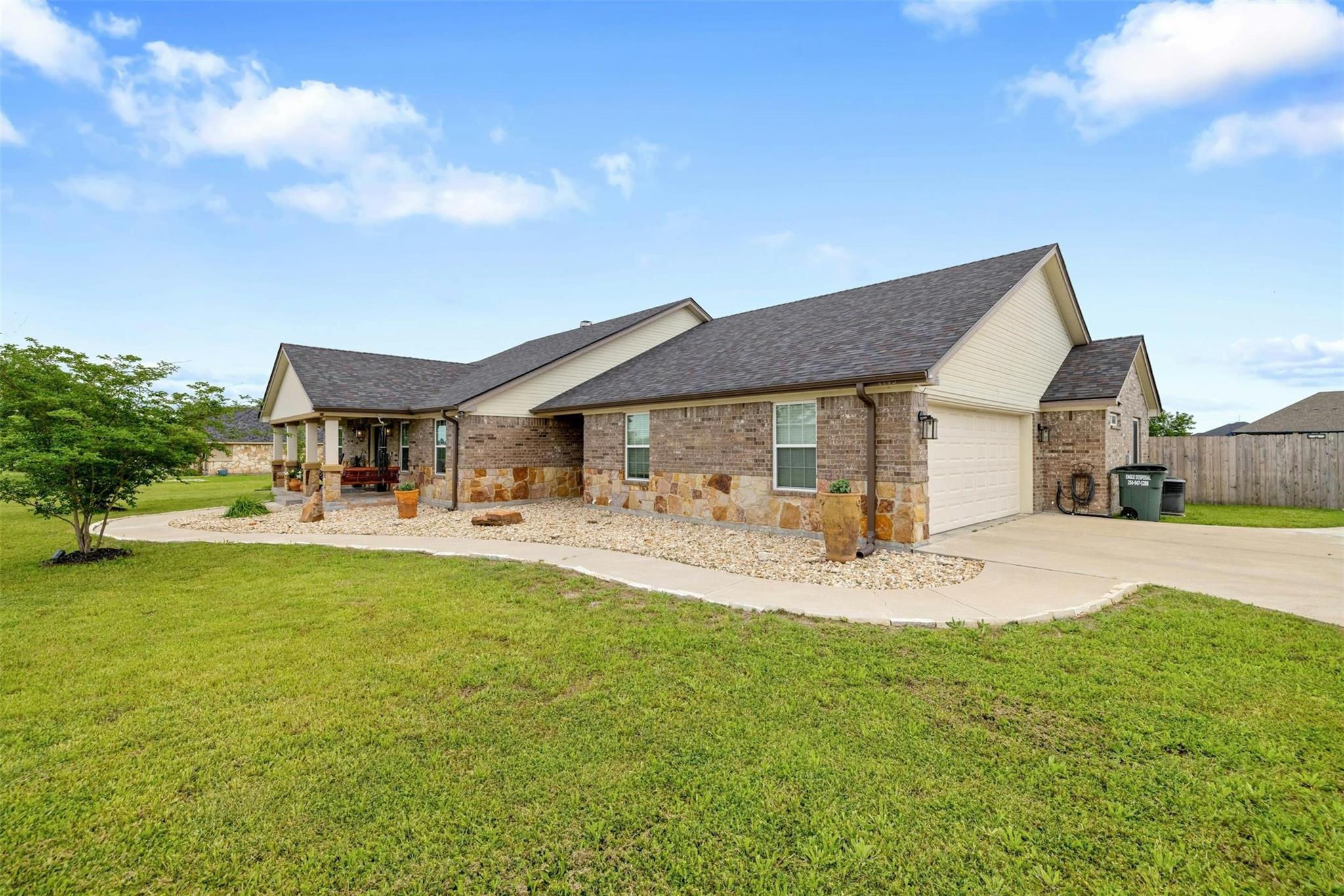 4445 W Amity RD
