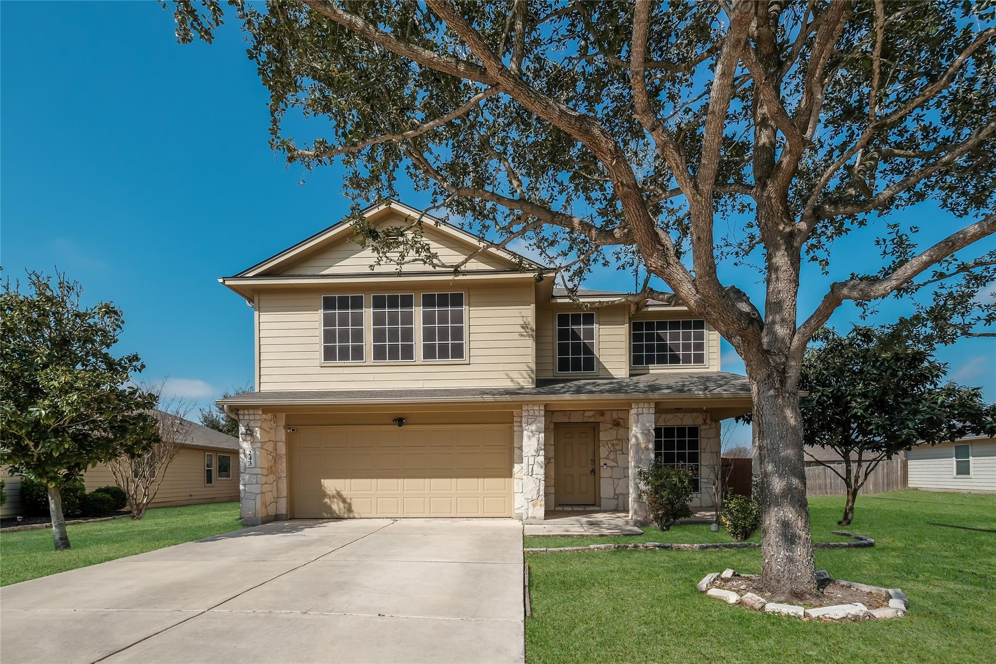 243 Creekview WAY