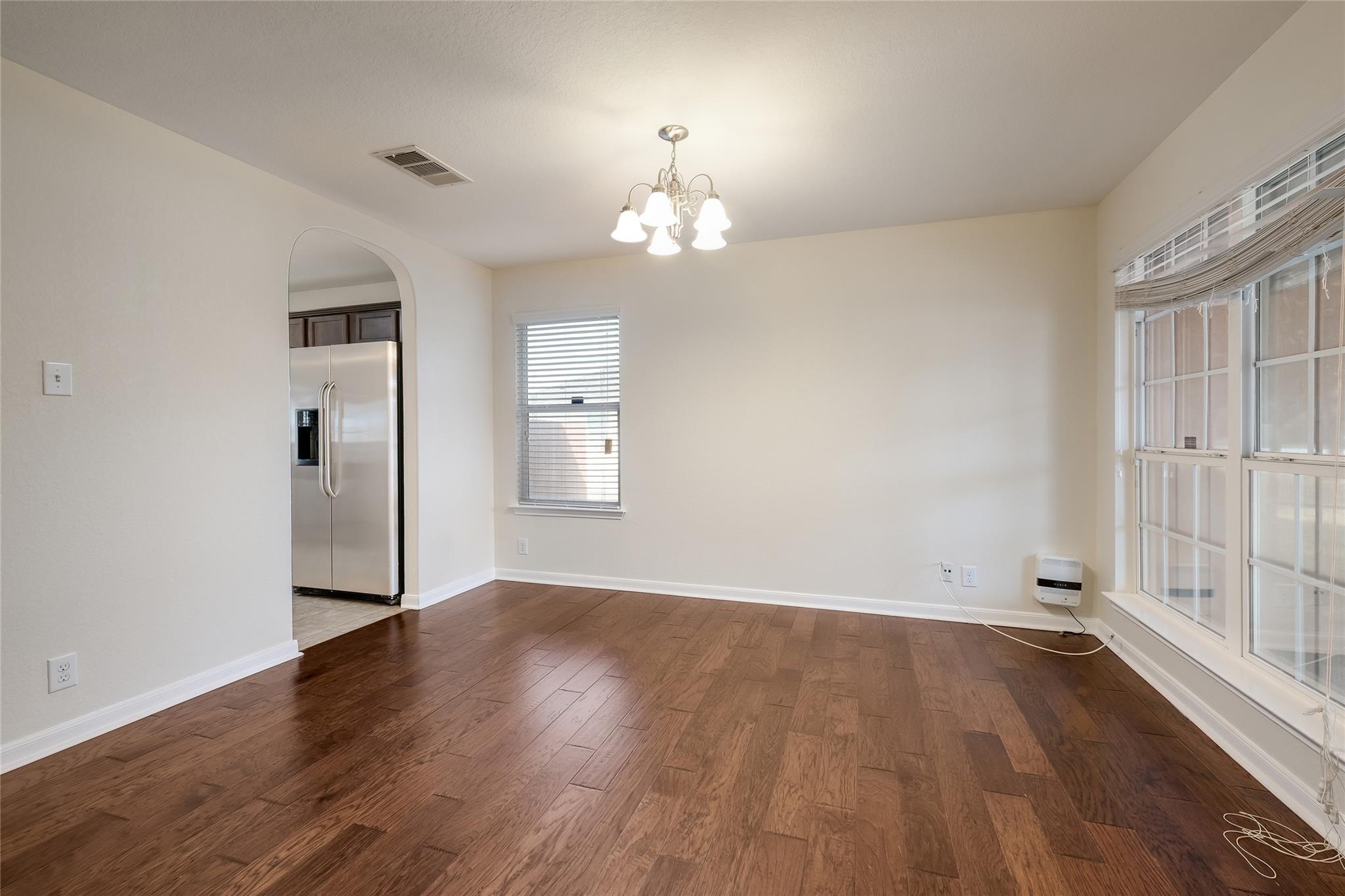 243 Creekview WAY