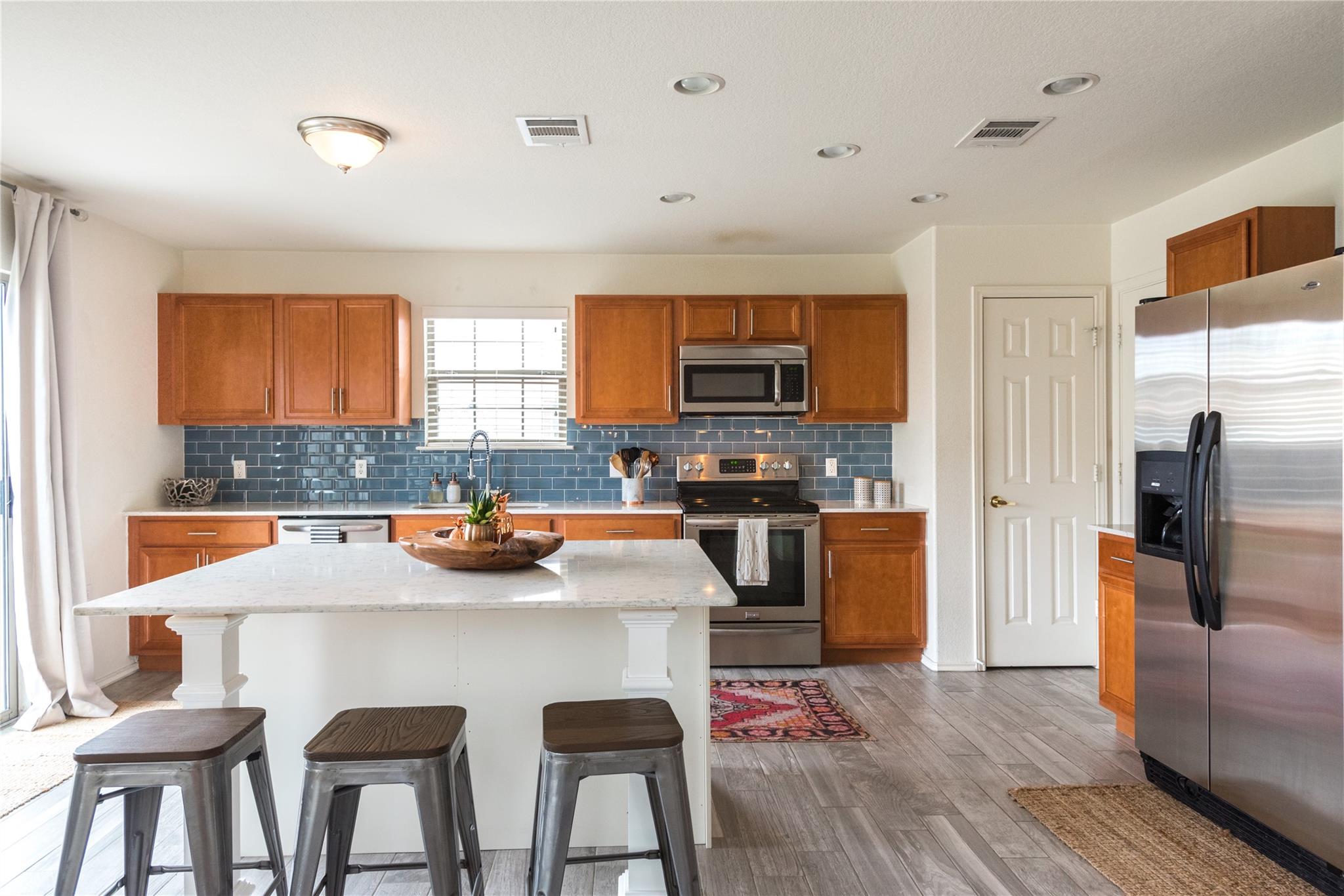 5511 Apple Orchard LN