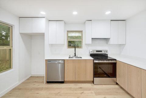 Tiny photo for 2404 Santa Rita ST, Austin, TX 78702 (MLS # 5624295)