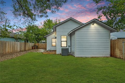 Tiny photo for 2404 Santa Rita ST, Austin, TX 78702 (MLS # 5624295)