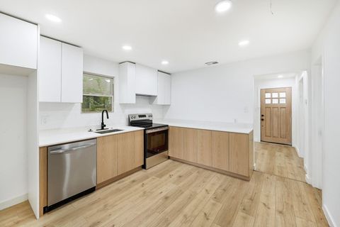 Tiny photo for 2404 Santa Rita ST, Austin, TX 78702 (MLS # 5624295)