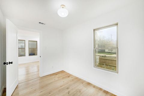 Tiny photo for 2404 Santa Rita ST, Austin, TX 78702 (MLS # 5624295)