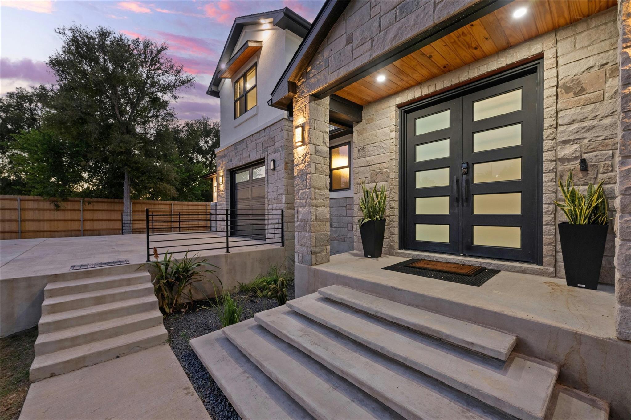104 Creekwood TRL