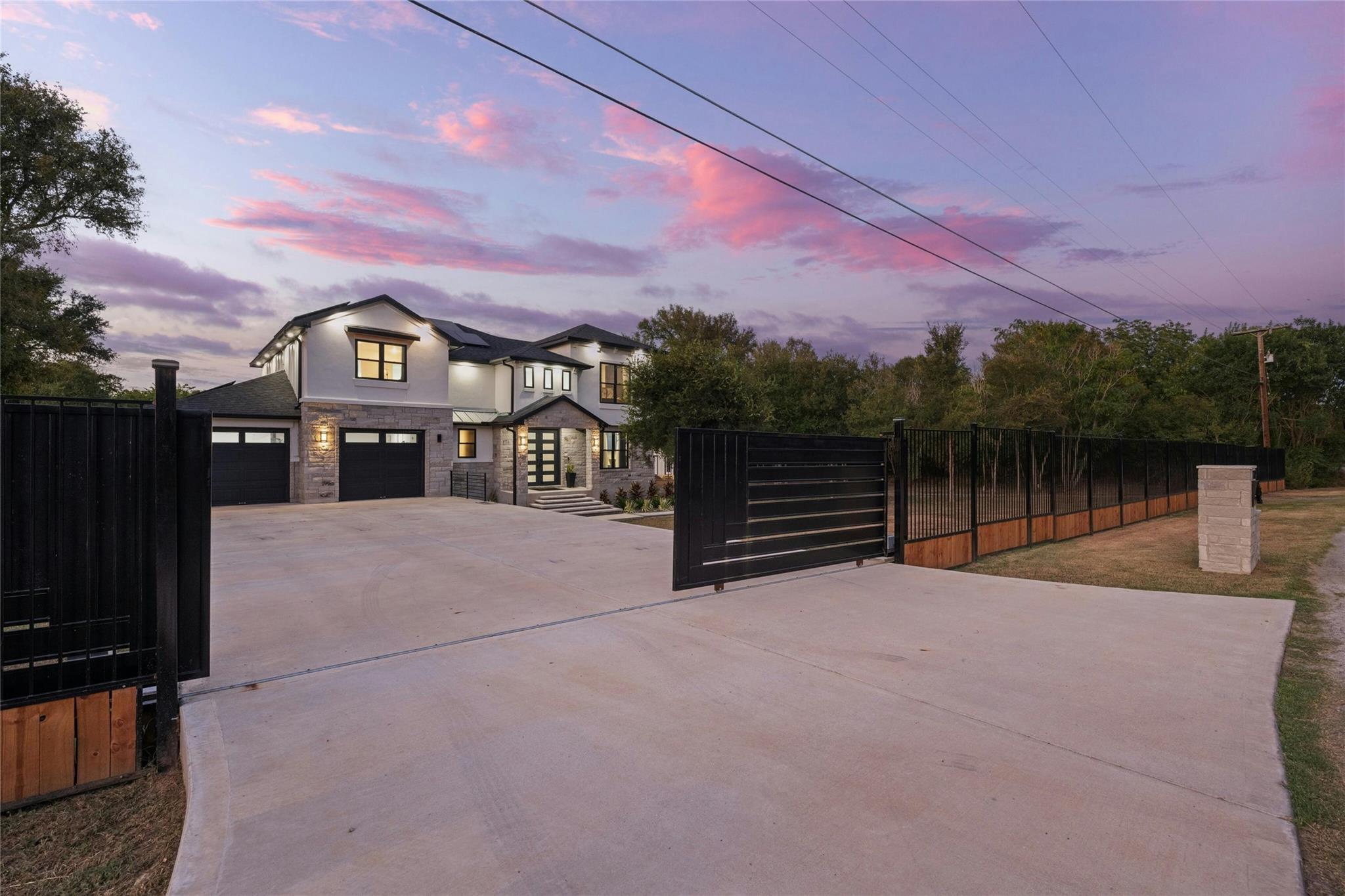 104 Creekwood TRL