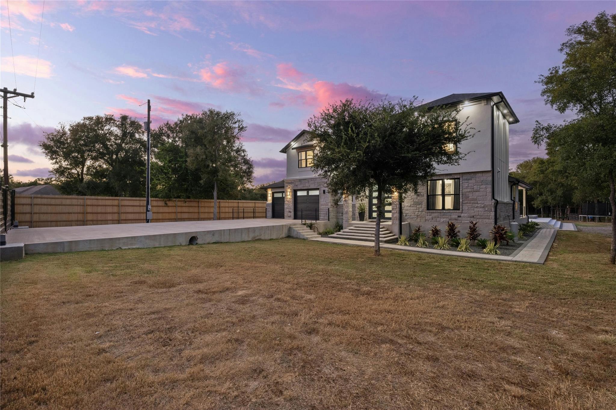 104 Creekwood TRL